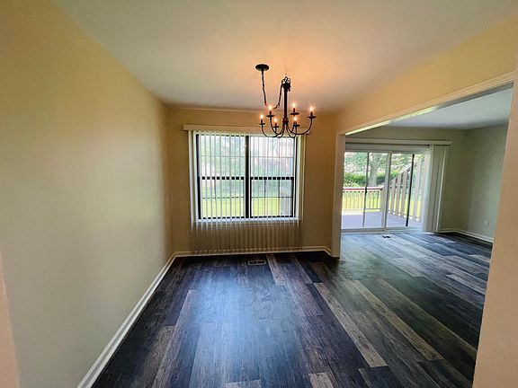 3rd image of 7 Liberte Ln
