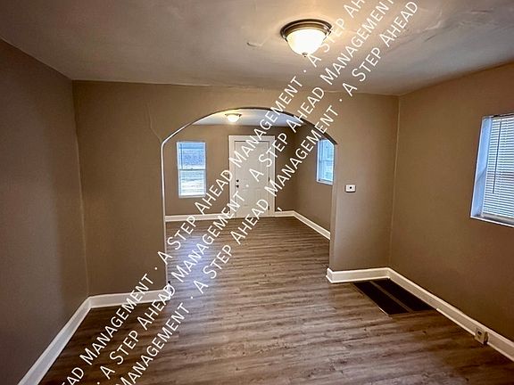 5th image of 913 N Sherman Dr