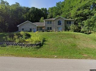 130 Jay Bee Dr, Winona, MN 55987