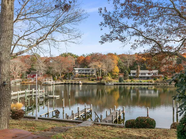 24 Edgewater Drive E, East Falmouth, MA 02536