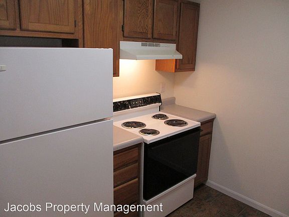 5th image of 2403 Northampton Dr
