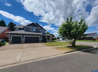 4889 Whitewater St NE, Salem, OR 97305