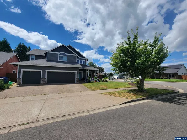 4889 Whitewater St NE, Salem, OR 97305