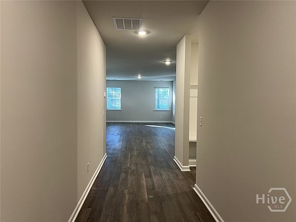 5th image of 103 Warren Street