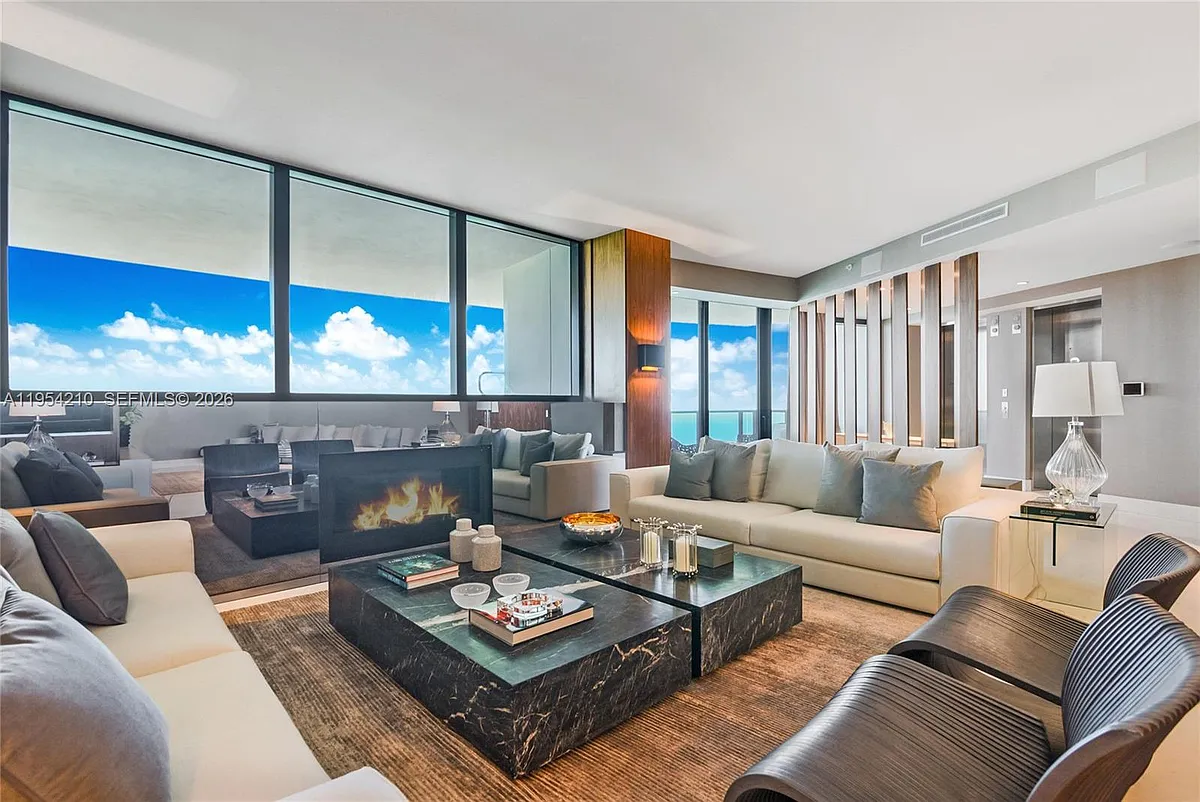 Building Photo - 18555 Collins Ave #4305