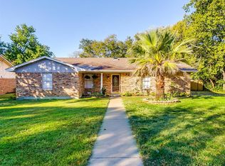 404 Sunset Dr, Cleburne, TX 76033