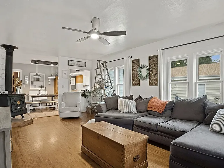224 S Washington Ave — Photo 4