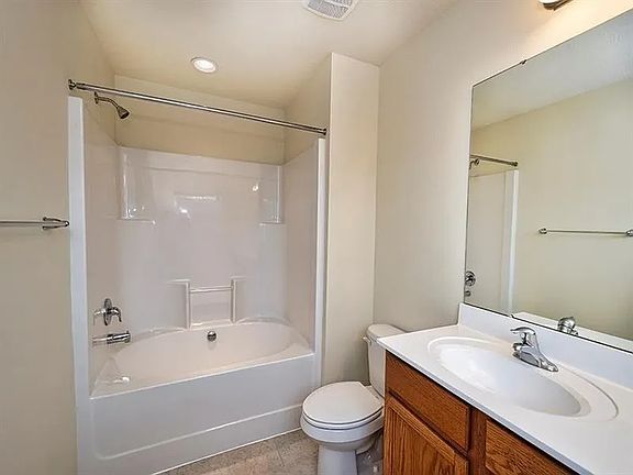 5th image of 261 Broadstone Dr