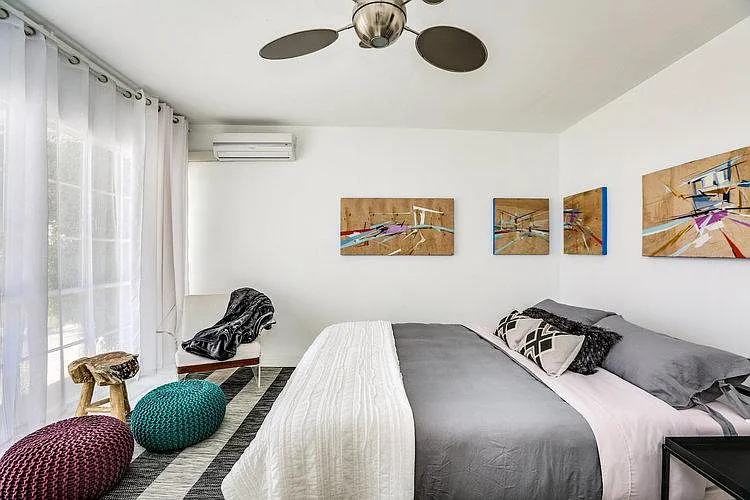 Studio w/Hotel Style Living