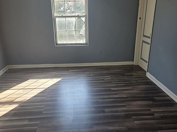 4th image of 235 Baybrook Cir