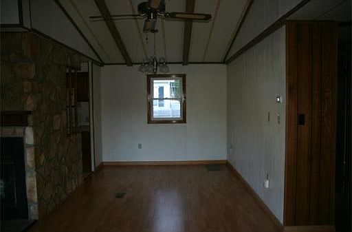 4th image of 11 Foxtail Dr