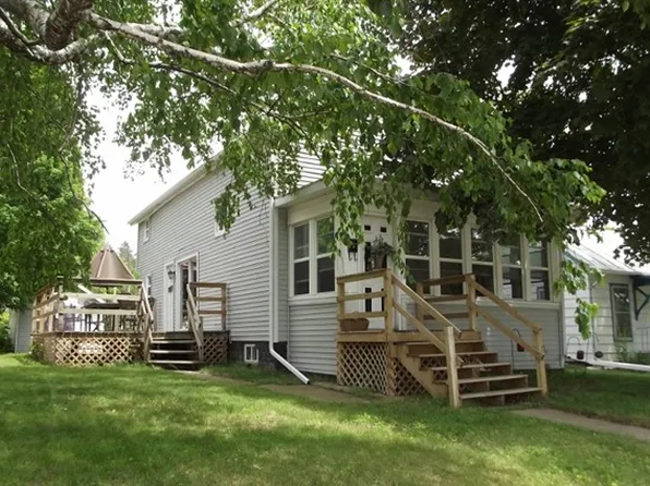 112 8th Ave, Baraboo, WI 53913