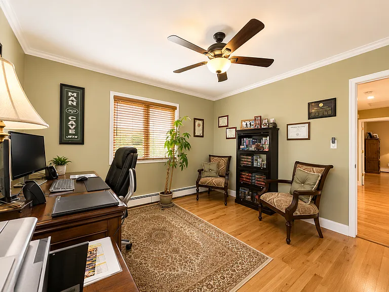 Whitewood Dr — Photo 22
