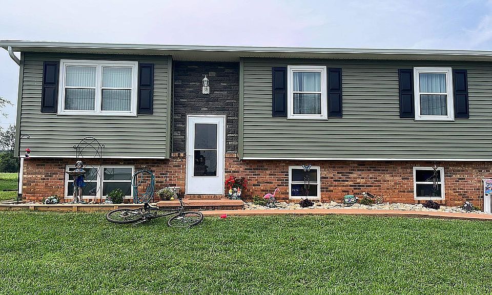 1st image of 1074 Susan Dr