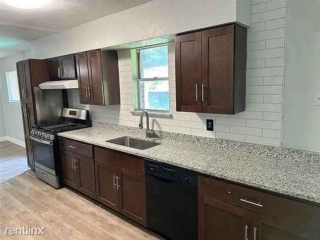 1st image of 3236R Harris Ln
