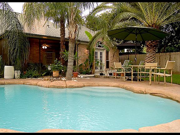 4th image of 5085 Stewart Dr