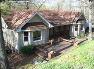 1185 Sherwood Dr, Christiansburg, VA 24073