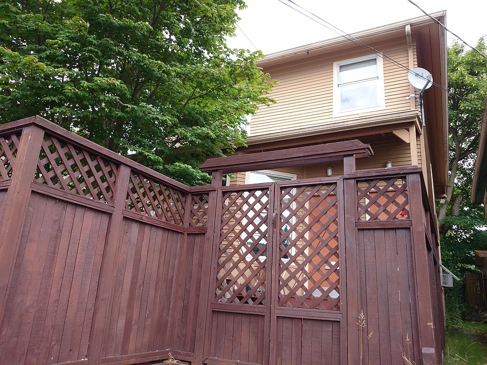 2nd image of 1714 E Columbia St