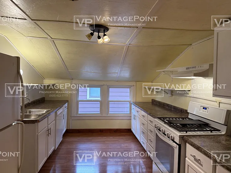 220 S Maple Ave — Photo 17