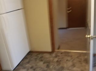 554 W 8th St APT 2, Dubuque, IA 52001