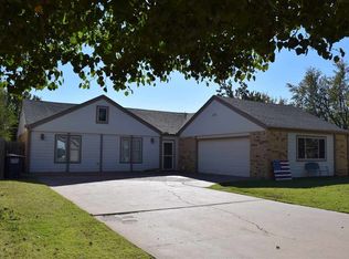 2427 Franklin Dr, Enid, OK 73703