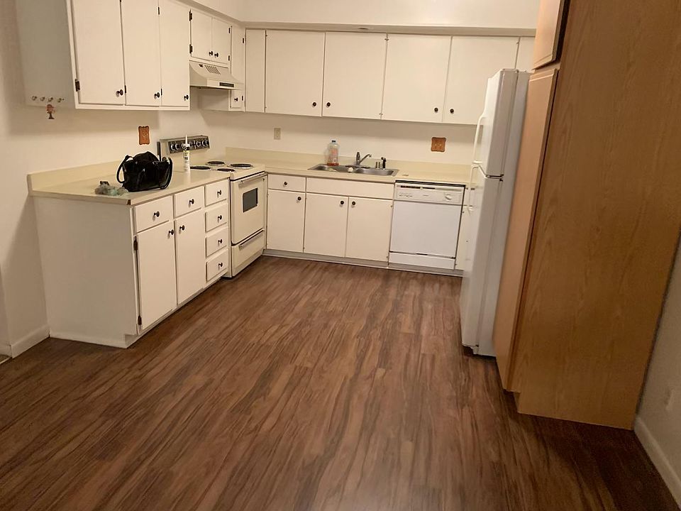 2nd image of 3237 W 26th St