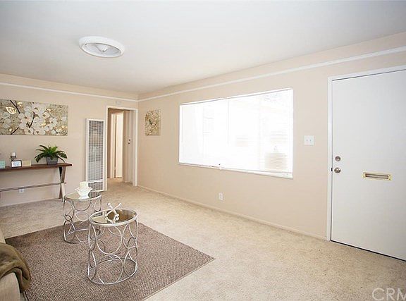 4th image of 3018 N Pico Ave