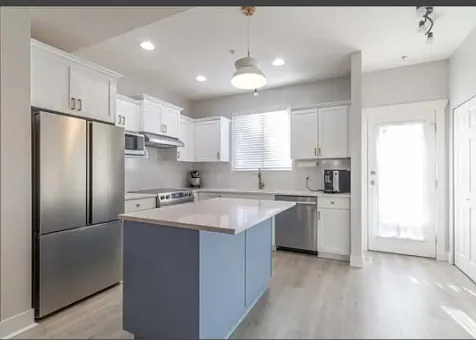 3 bed, 2.5 bath, 2100 sqft, $2,800 — Photo 3