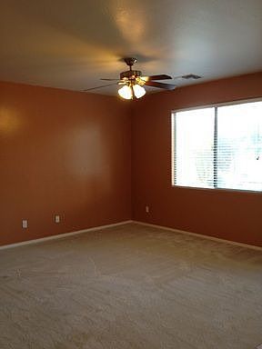 3rd image of 1048 E Nickleback St
