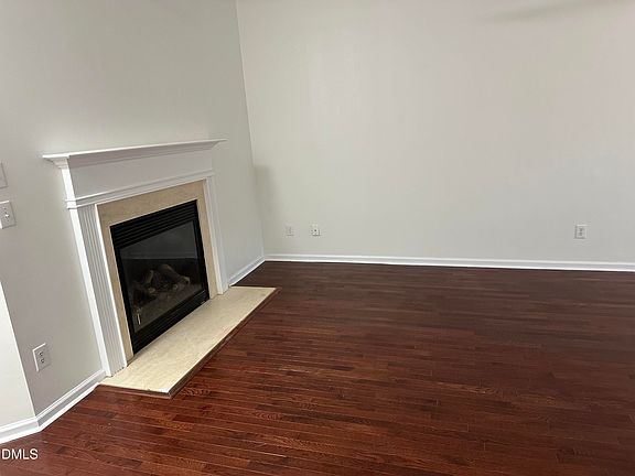 4th image of 522 Writers Way