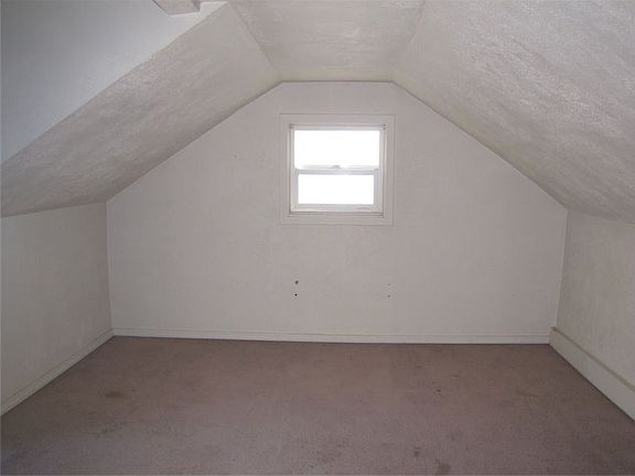 2nd image of 2114 Lincoln Ave