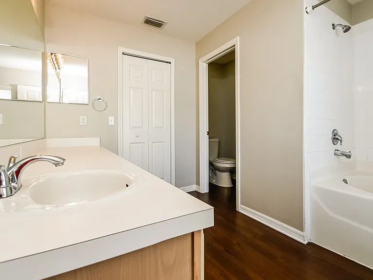 12845 Longcrest Dr — Photo 14