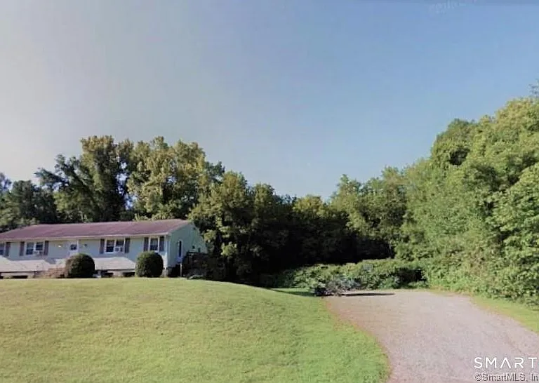 8 White Oak Rd #D — Photo 5