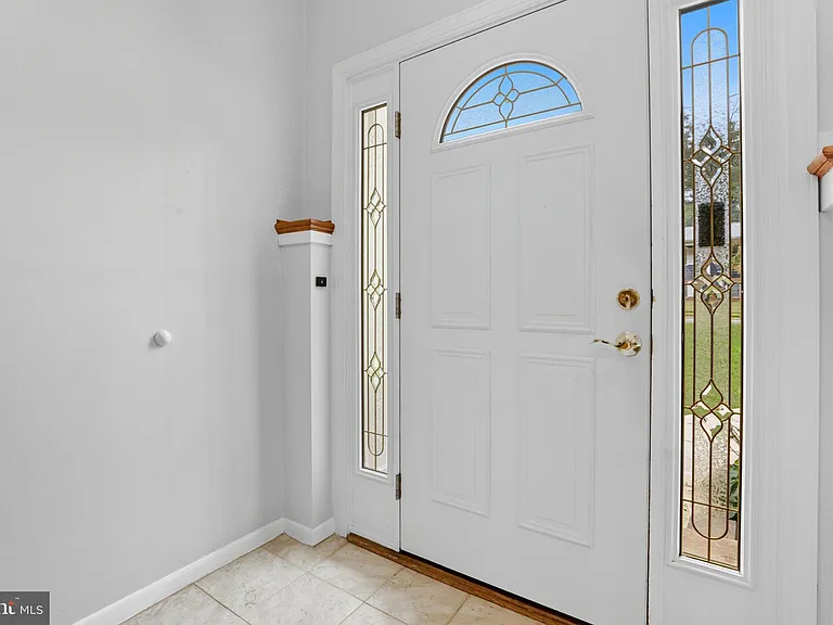 5023 King Richard Dr — Photo 5