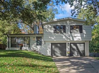3310 W 79th St, Prairie Village, KS 66208