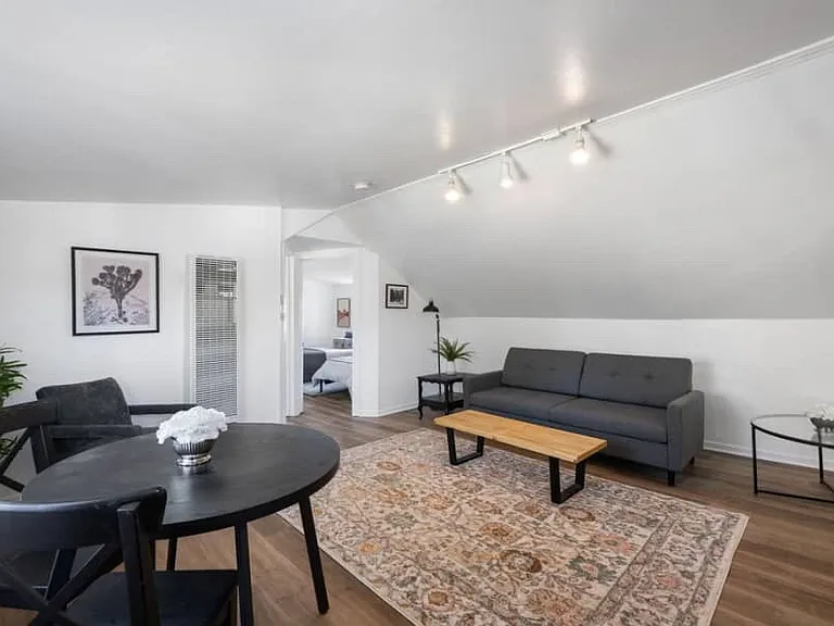 1512 Pine St — Photo 9