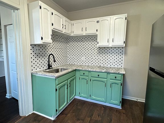 2nd image of 4067 Fort Ave APT 1