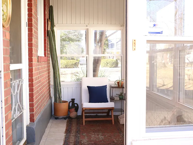 1044 Ardmore Dr — Photo 3