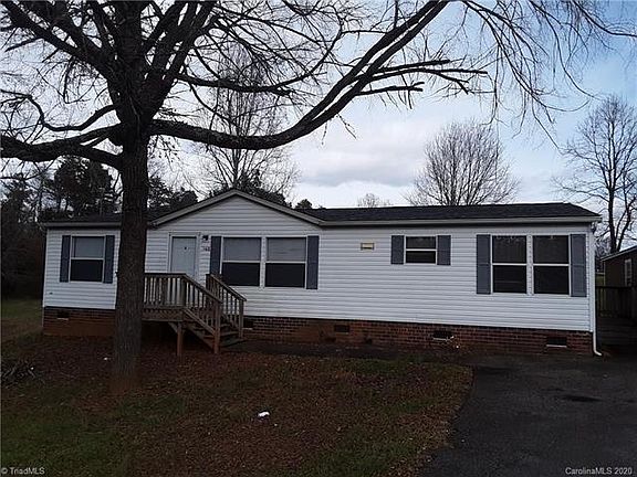 2nd image of 140 Sweetwater Dr