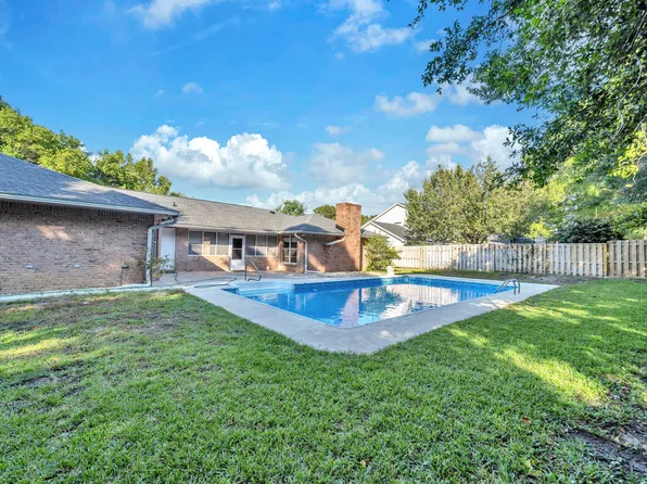 327 Ruckel Dr, Niceville, FL 32578