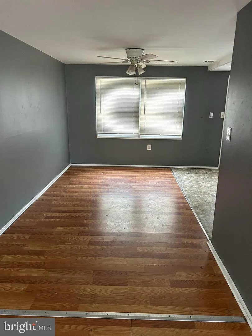 3 bed, 1.0 bath, 1152 sqft, $1,750 — Photo 2