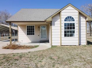 530 W 43rd St S, Wichita, KS 67217