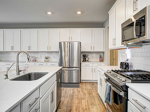 5th image of 3958 Kensington Dr