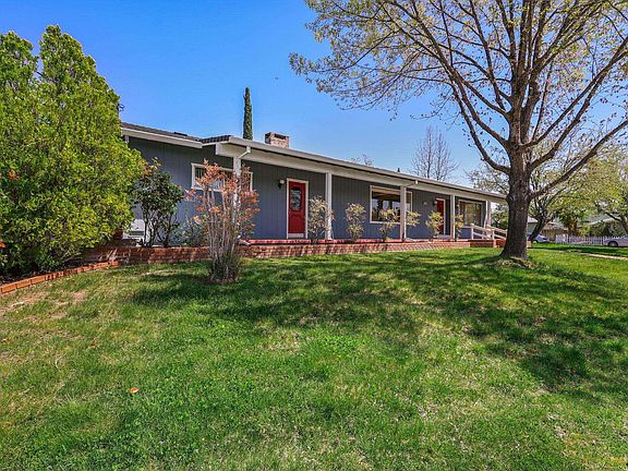 2nd image of 3340 Panorama Dr