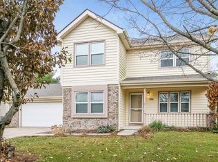 966 Bull Run West Dr, Greenwood, IN 46143