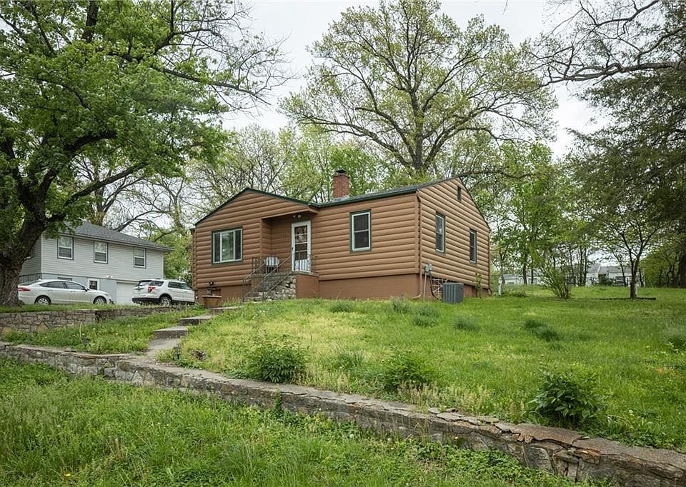 1st image of 111 Waller Ave