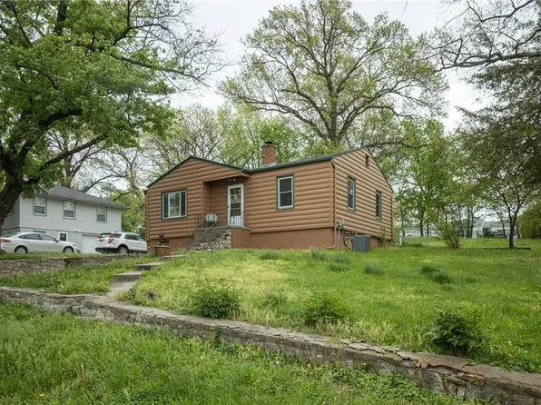 111 Waller Ave, Excelsior Springs, MO 64024