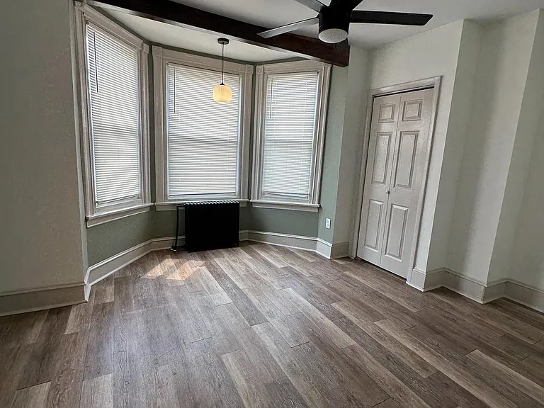279 S Alden St — Photo 4