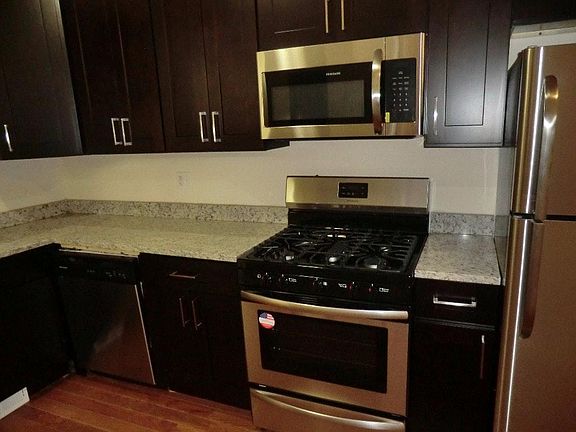 5th image of 1522 W Chestnut St #1