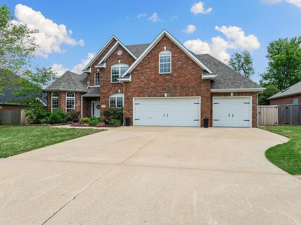 1214 NE Buckingham Blvd, Bentonville, AR 72712